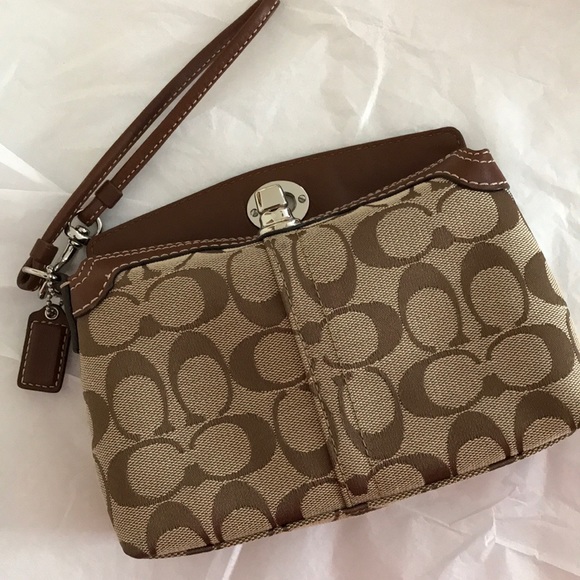 Coach Wristlet - Picture 1 of 4